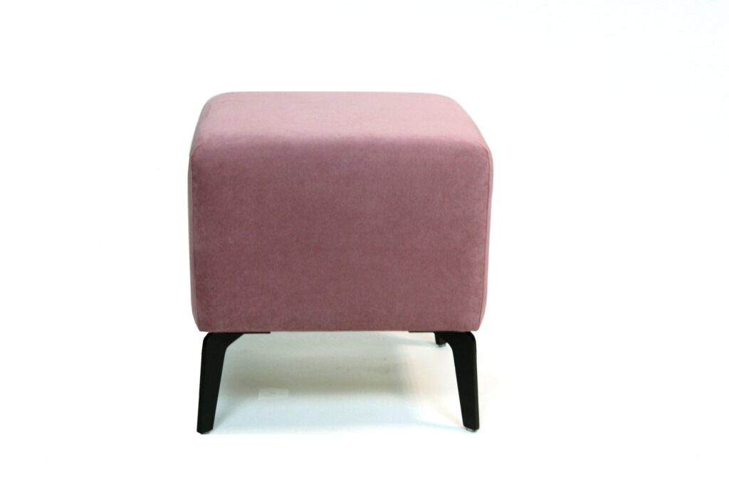 Пуф Qube розовый 43хh42х43